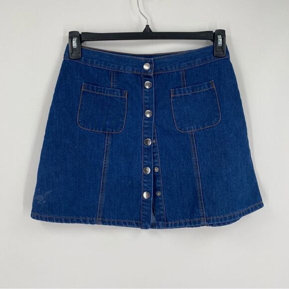 BDG Women’s Denim A line Mini Snap on Button Front Skirt size M - Picture 1 of 4